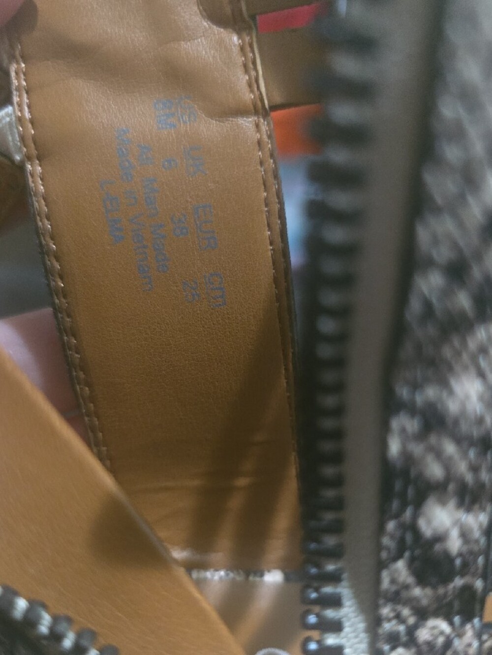 NEW NEVER WORN Franco Sarto Snake-Print Strappy Samdals in Brown and Cream - Picture 9 of 11